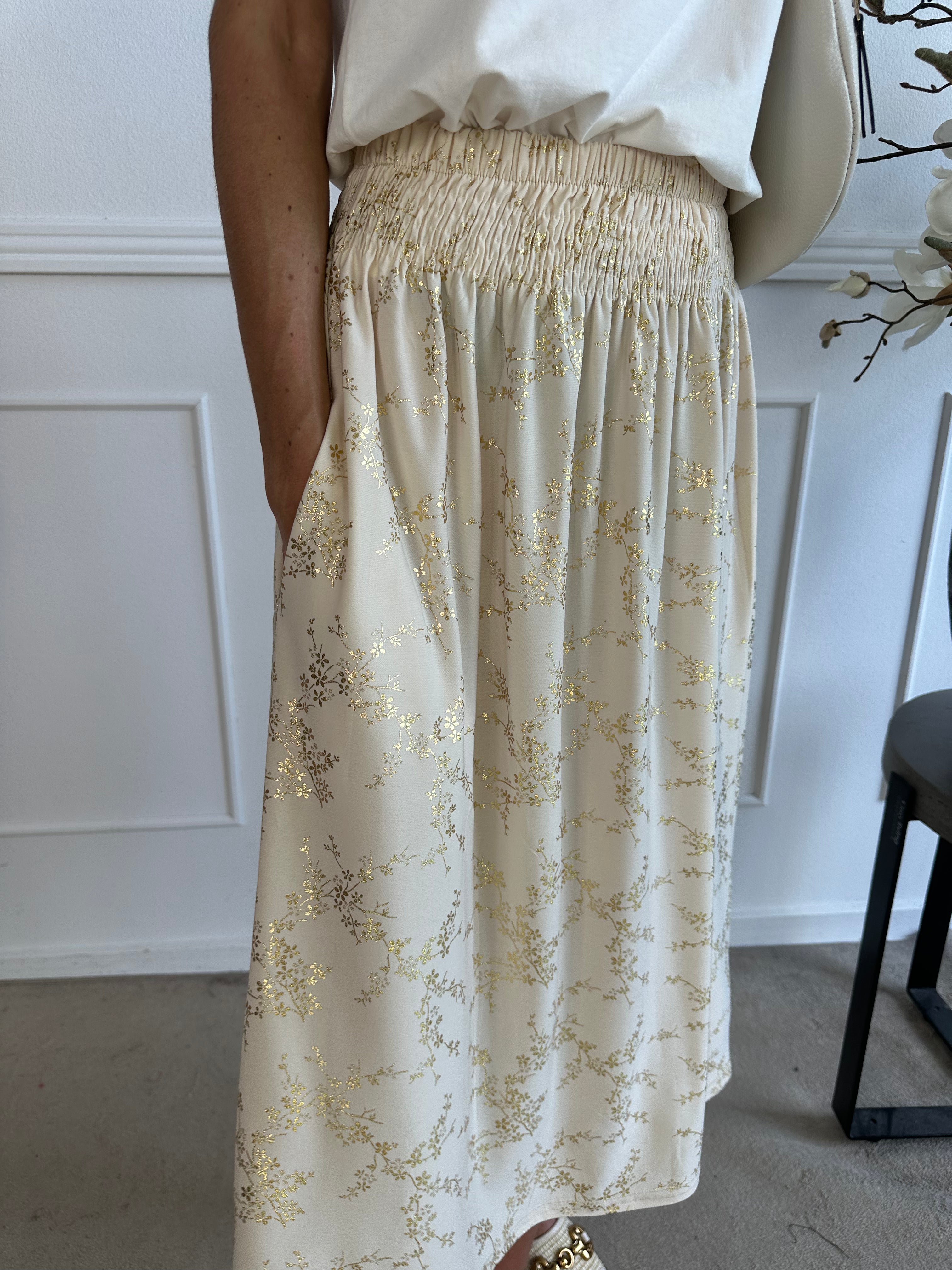 Pams Gold Midi Skirt - Nederdel i stretchy stof med lommer